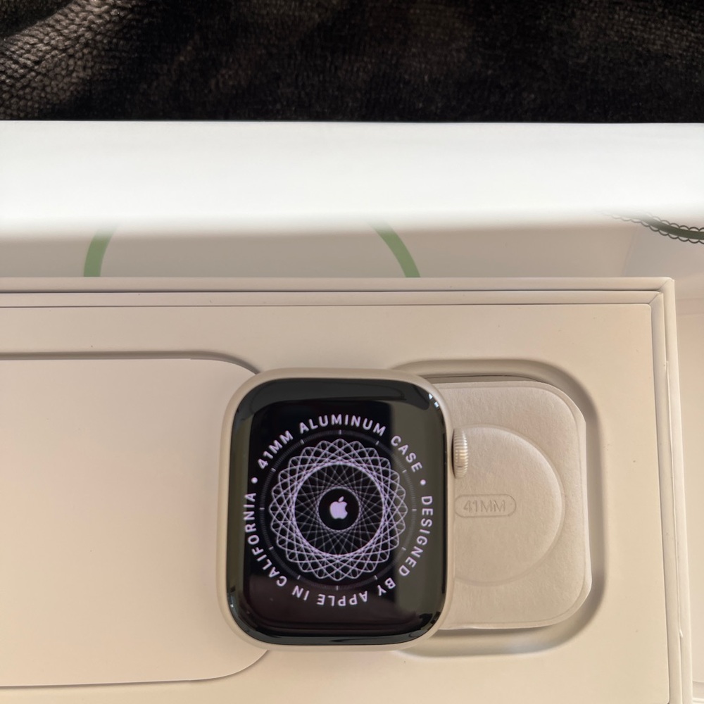 Apple Watch Series 7 41mm Starlight